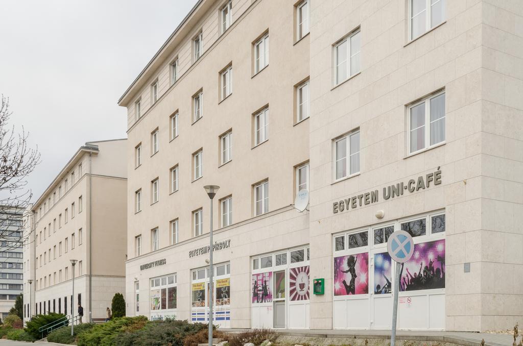 Uni-Hotel Diakotthon Μίσκολτς Εξωτερικό φωτογραφία