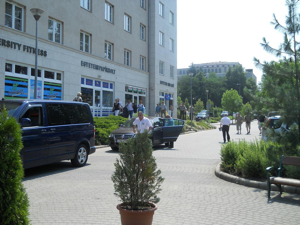 Uni-Hotel Diakotthon Μίσκολτς Εξωτερικό φωτογραφία